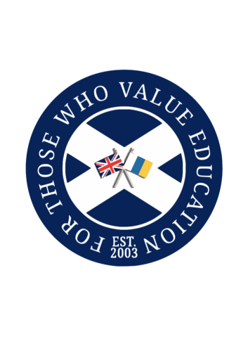 Logotipo oficial de Saint Andrew's School, colegio británico en Tenerife, con el lema "For those who value education", las banderas de Reino Unido y Canarias, y el año de fundación 2003 sobre la cruz de San Andrés.